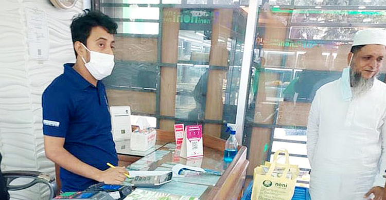 উত্তরায় ‘ননী সুইটসে’ ভ্যাট গোয়েন্দার অভিযান