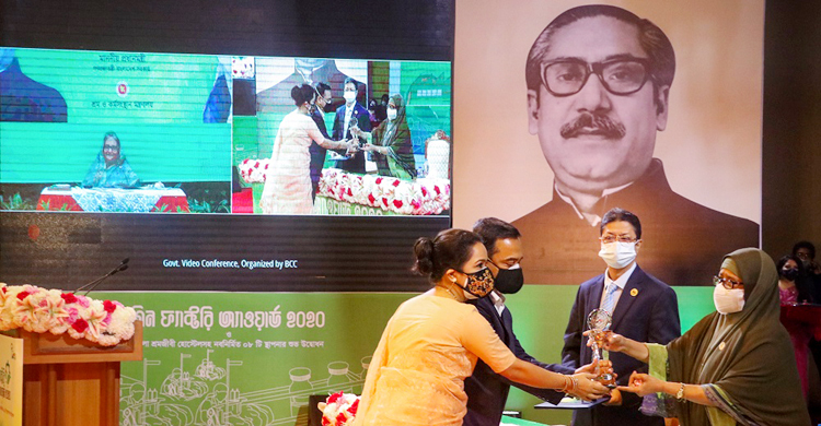‘গ্রিন ফ্যাক্টরি অ্যাওয়ার্ড-২০২০’ পেলো স্নোটেক্স