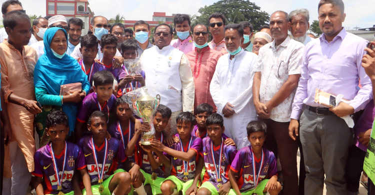 বাংলাদেশ এখন তলাবিহীন ঝুড়ি নয়: খাদ্যমন্ত্রী