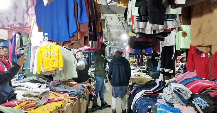 ৬ দিনে ৩০ কোটি টাকার গরম কাপড় বিক্রি