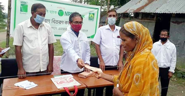 বন্যাদুর্গতদের পাশে এনআরবিসি ব্যাংক