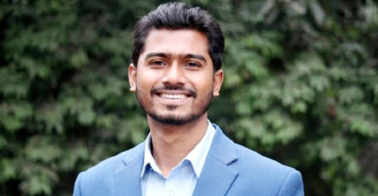 ‘দুশ্চরিত্রাহীন’ বলার মামলা থেকে নুরকে অব্যাহতি