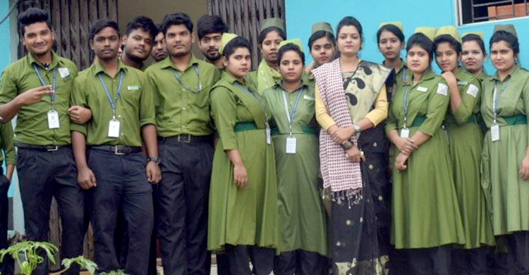 নার্সদের জাতীয় ইউনিফর্ম পরিধানের নির্দেশ