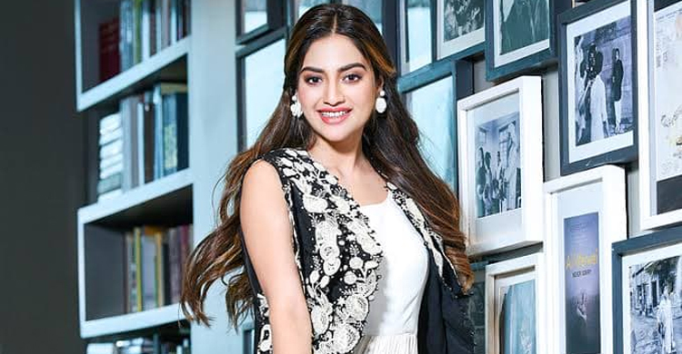 নায়িকারা হেরে যাওয়ায় 'নটী' বললেন বিজেপি নেতা, নুসরাতের প্রতিবাদ
