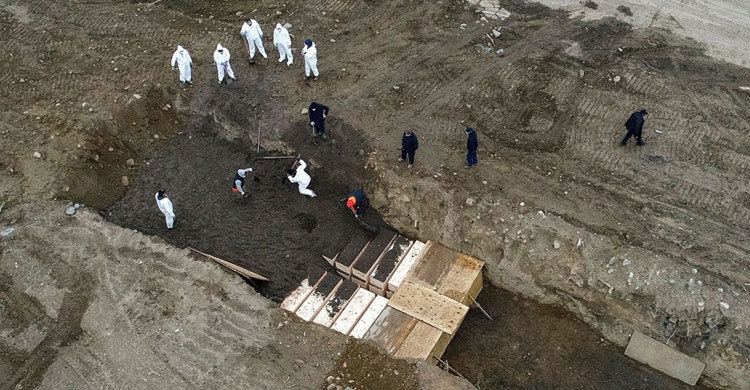 Coronavirus: New York ramps up mass burials amid outbreak