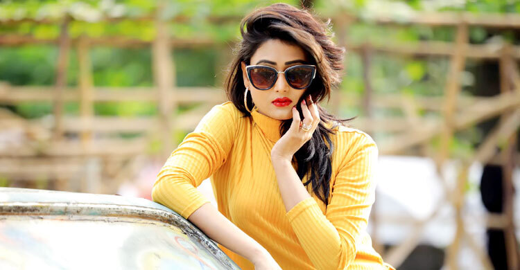 তিন ছবির নায়িকা হয়েও ভোটাধিকার হারিয়েছেন অধরা খান