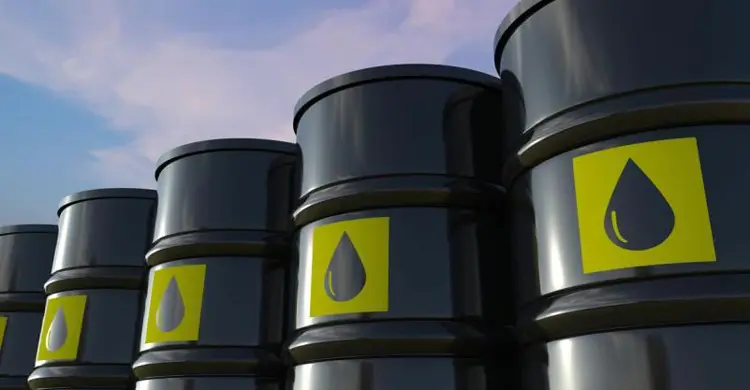 ইতিহাসে প্রথমবার তেলের দাম শূন্যেরও নিচে