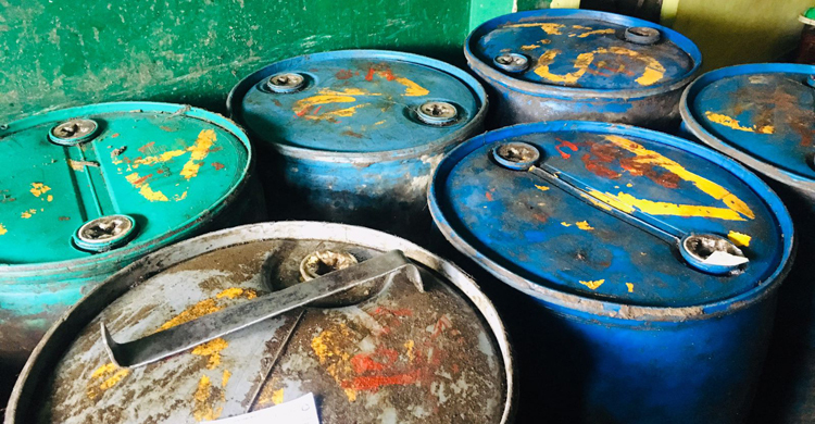 দুই দোকানে ১২ হাজার লিটার তেল, জরিমানা ৫ লাখ টাকা