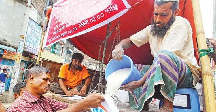 রাজধানীতে ওএমএসের ট্রাকসেল কেন্দ্র বাড়ছে