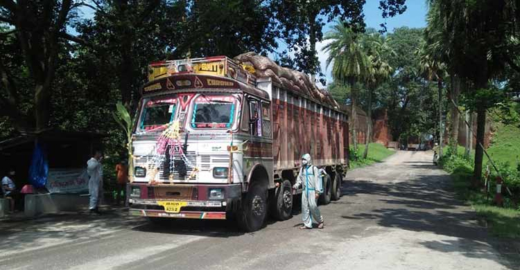 আবারও পেঁয়াজ আটকে দিল ভারত