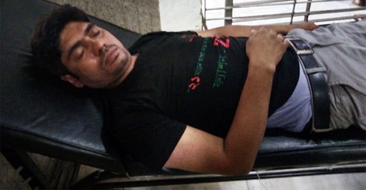 বাসে অজ্ঞান পার্টির খপ্পরে পড়ে লাখ টাকা খোয়ালেন ব্যবসায়ী
