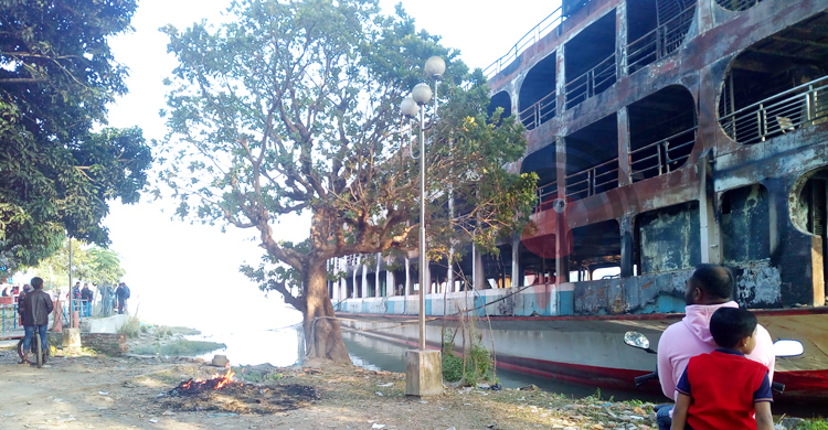 অভিযান-১০ এ এখনও ছড়িয়ে রয়েছে পোড়া মানুষের হাড়