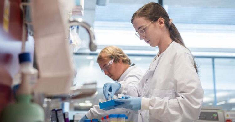 Covid-19: Oxford University vaccine shows 70% protection