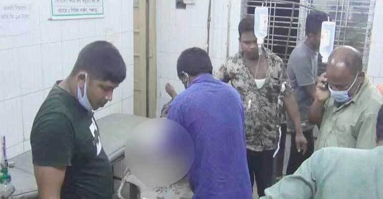 তেঁতুলিয়ায় কাভার্ডভ্যান-পিকআপের মুখোমুখি সংঘর্ষে নিহত ২