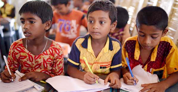 ঝরে পড়া শিক্ষার্থীদের দেওয়া হবে স্কুলড্রেস, পাবে উপবৃত্তিও