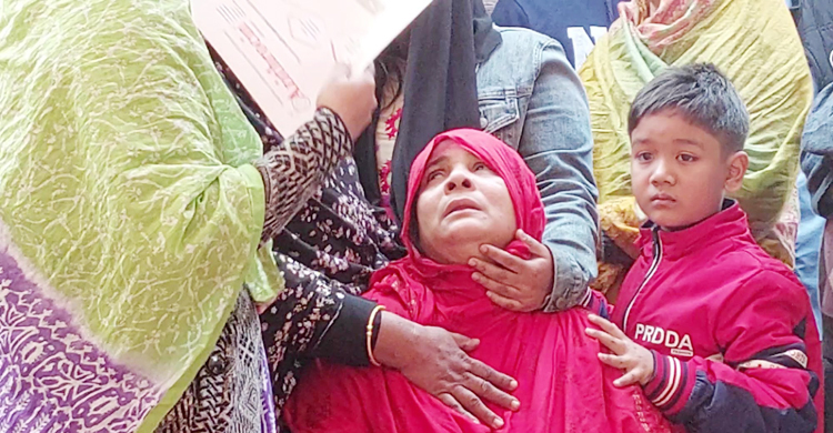 পুলিশের পাঁচ মামলায় আসামি ১২০০, গ্রেফতার ৮