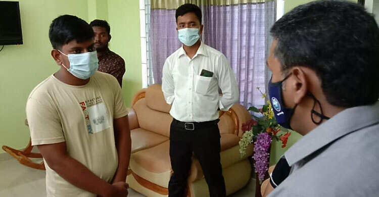 বিধিনিষেধেও কুয়াকাটার আবাসিক হোটেলে রুম ভাড়া দেয়া হচ্ছে পর্যটকদের