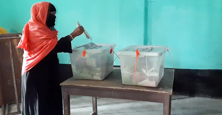 পাবনায় ১৮ ইউনিয়নের চারটিতে নৌকার জয়