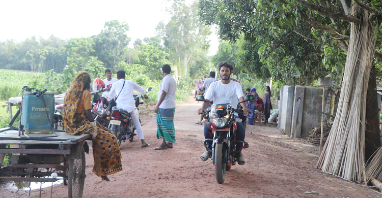 অধিগ্রহণ জটিলতায় তিন বছর ধরে বন্ধ সড়কের কাজ, দুর্ভোগ চরমে