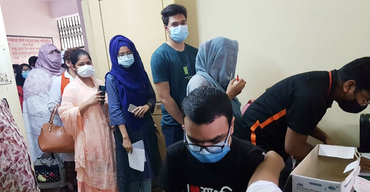 এবার মেডিকেল শিক্ষার্থীর শরীরে খালি সিরিঞ্জ পুশের অভিযোগ