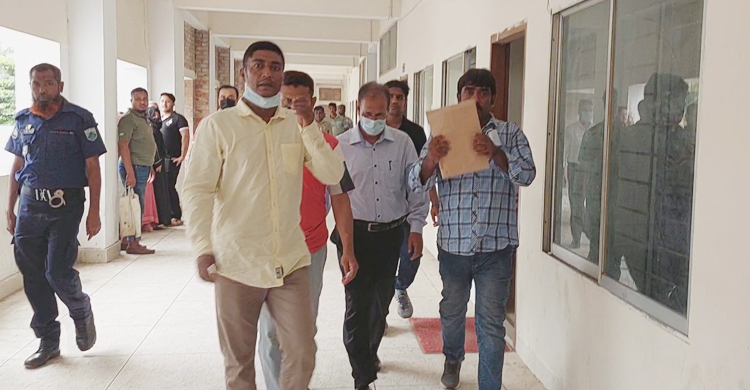 ৫০ কোটি টাকার মানহানি মামলায় জামিন পেলেন পাবিপ্রবির সাবেক ভিসি