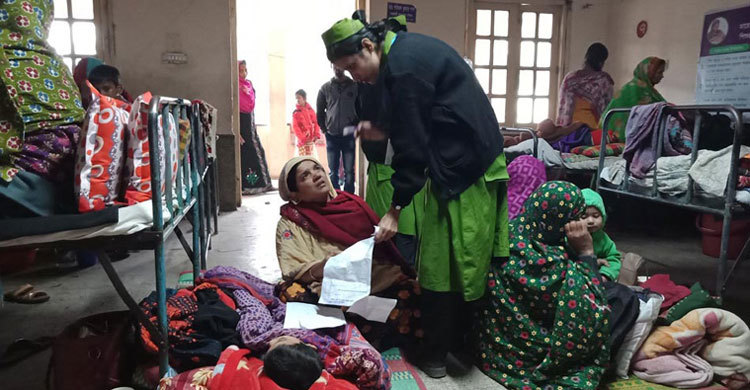 পাবনায় শীতে রোগের প্রকোপ, দু’শতাধিক নারী-শিশু হাসপাতালে ভর্তি