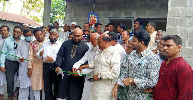 পরিবেশবান্ধব ঘর পেলেন বৃক্ষপ্রেমিক সেই ইদ্রিস আলী