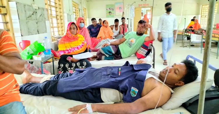 পাবনায় সংঘর্ষে পুলিশসহ আহত ২০