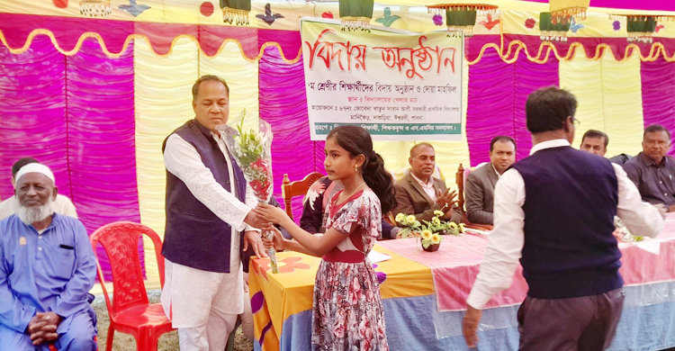 এক অনুষ্ঠানে অতিথি ম্যাজিস্ট্রেট-ইউএনও-এসিল্যান্ড-বিচারক!