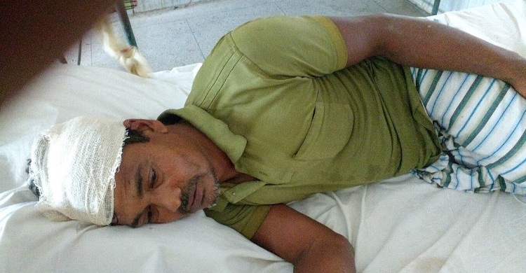 ইমামের বেতনের টাকা দেওয়া নিয়ে সংঘর্ষে আহত ৩