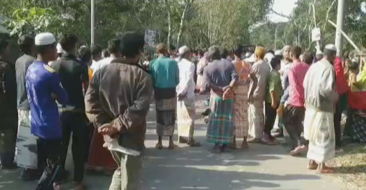 বেড়াতে যাওয়ার সময় ট্রাকচাপা, প্রাণ গেল ৩ ভাই-বোনসহ ৪ জনের