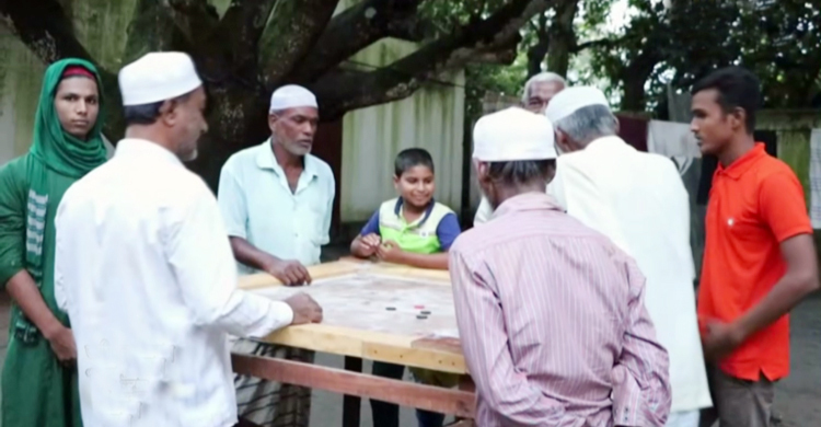নানান ঝঞ্ঝাটের মাঝেও আনন্দের ঠিকানা ‘প্রবীণ কল্যাণ ক্লাব’