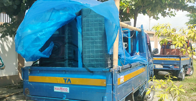 বিকট শব্দে গান বাজিয়ে পদ্মা সেতুতে ওঠার চেষ্টা, দুই পিকআপ জব্দ