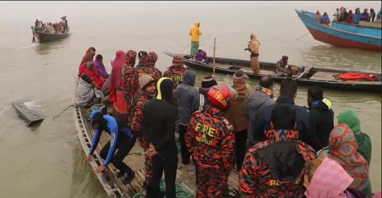 পদ্মায় ট্রলার ডুবিতে দু’জনের মরদেহ উদ্ধার, নিখোঁজ ২
