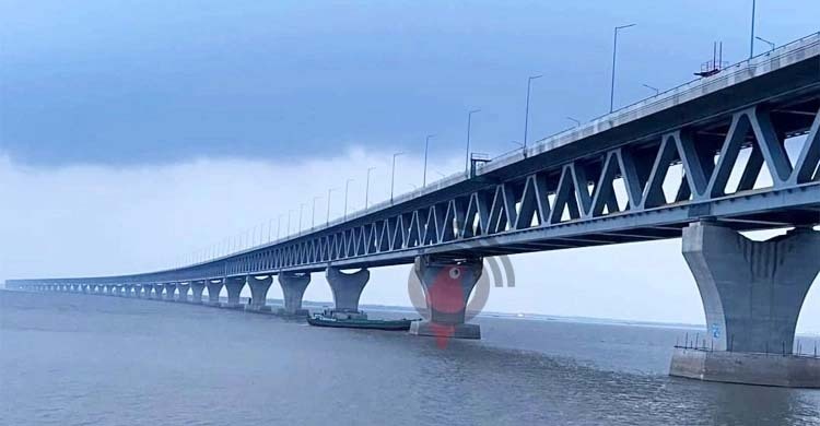 পদ্মা সেতুতে গাড়ি থামিয়ে ছবি তোলা যাবে না