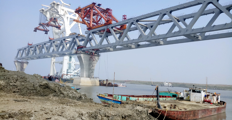 পদ্মা সেতুতে ১৯তম স্প্যান, দৃশ্যমান প্রায় ৩ কিলোমিটার