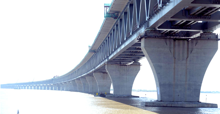 পদ্মা সেতুর নিচের একাংশ দিয়ে নৌযান চলাচলে স্থায়ী নিষেধাজ্ঞা