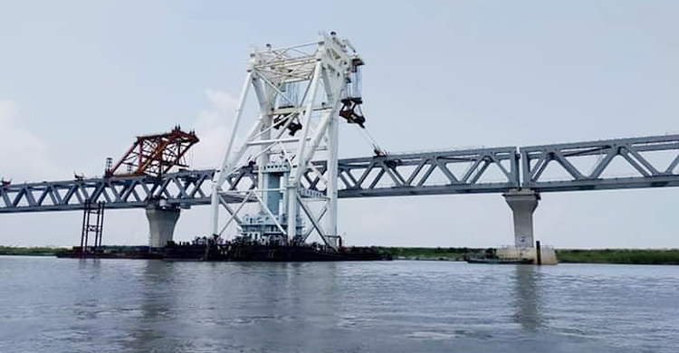 পদ্মা সেতুতে বসল ২৯তম স্প্যান, ৪৩৫০ মিটার দৃশ্যমান