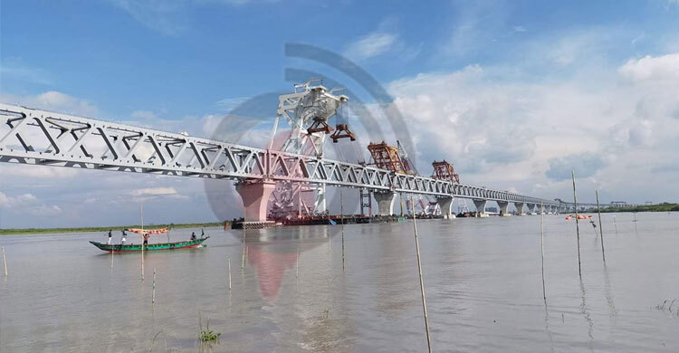 পদ্মা সেতুতে বসল ৩৬তম স্প্যান