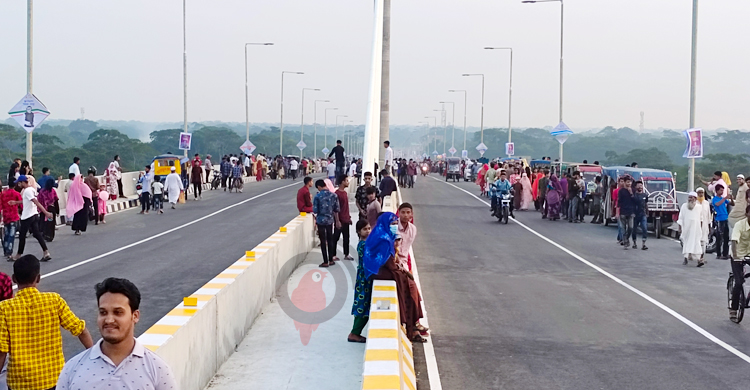 পায়রা সেতু এখন যেন পর্যটন কেন্দ্র