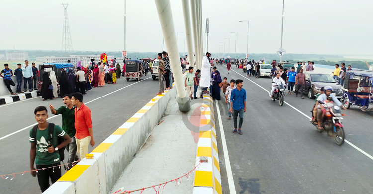 পায়রা সেতু এখন যেন পর্যটন কেন্দ্র