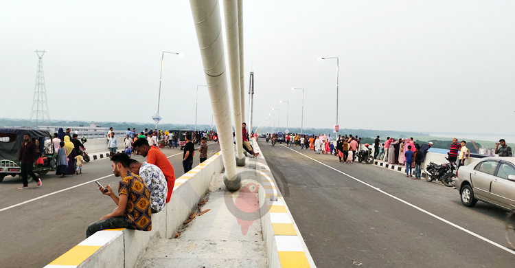 পায়রা সেতু এখন যেন পর্যটন কেন্দ্র