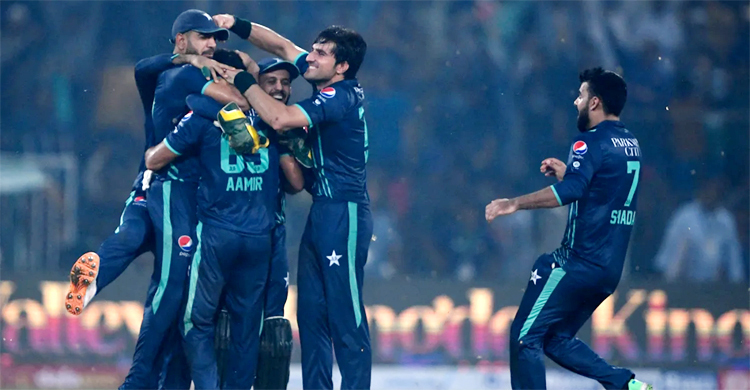 ফের শেষ ওভারে নাটকীয় জয় পাকিস্তানের