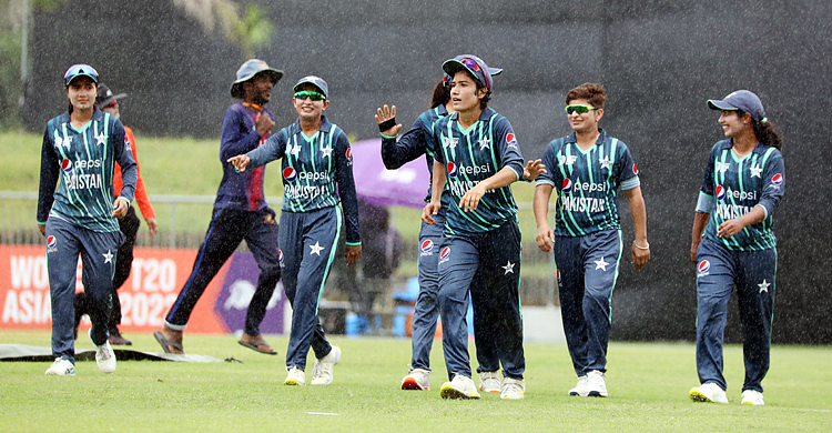ভারতের বিপক্ষে টস জিতে ব্যাটিংয়ে পাকিস্তান