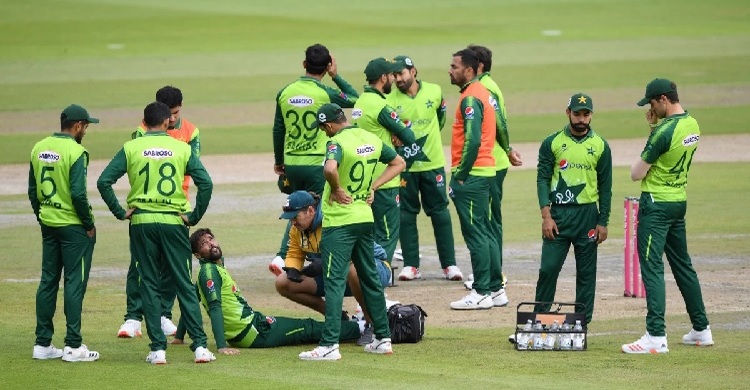Pakistan cricketers test positive in New Zealand