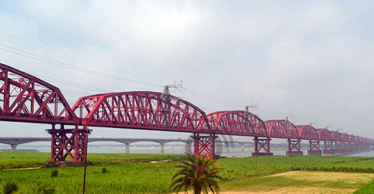 হার্ডিঞ্জ ব্রিজের চারপাশ জুড়েই বধ্যভূমি, সংরক্ষণে নেই উদ্যোগ