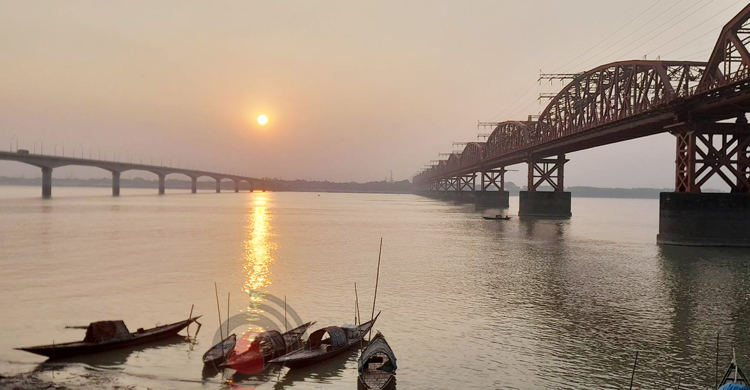 হার্ডিঞ্জ ব্রিজের চারপাশ জুড়েই বধ্যভূমি, সংরক্ষণে নেই উদ্যোগ