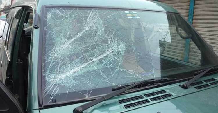 পাকুন্দিয়া উপজেলা চেয়ারম্যানের গাড়িতে হামলার ঘটনায় মামলা