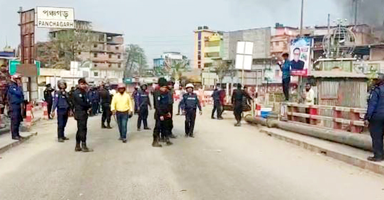 পঞ্চগড়ে সালানা জলসা স্থগিত, পুলিশ-বিক্ষোভকারী সংঘর্ষে নিহত ১
