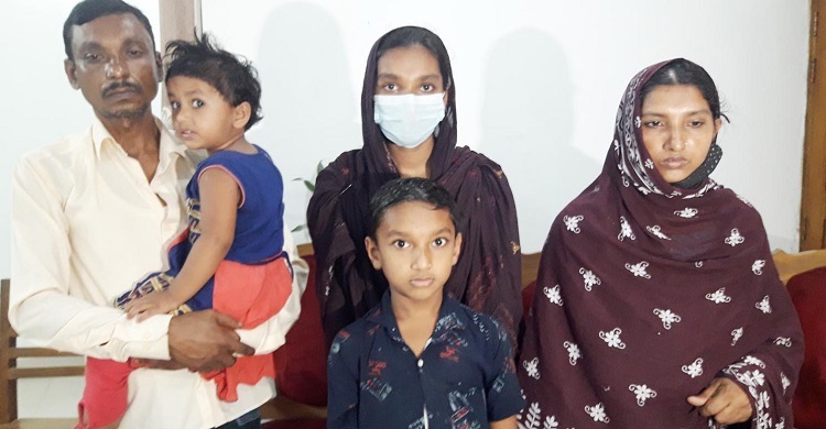 বিচারকের মধ্যস্থতায় ফের বিয়ে, ফিরলেন ১৭ বছরের পুরোনো সংসারে